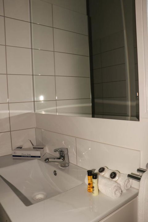 Emerald Park Motel - eAccommodation 3