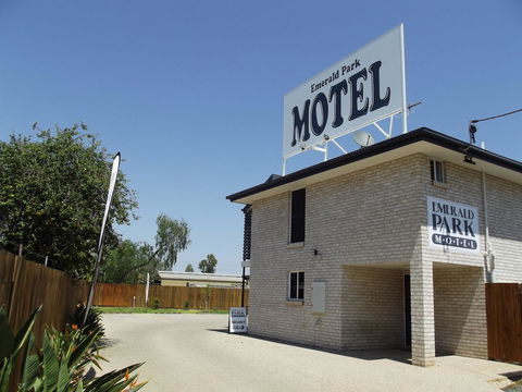 Emerald Park Motel - eAccommodation 11