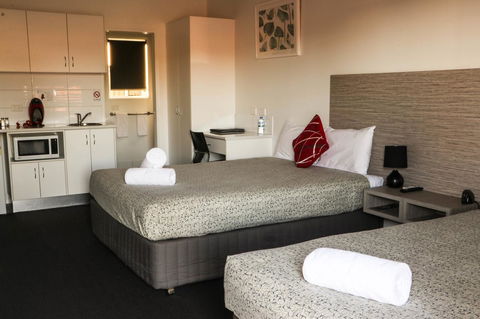 Emerald Park Motel - eAccommodation 5