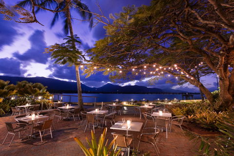 Hilton Cairns - eAccommodation 24