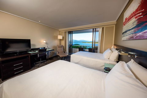Hilton Cairns - eAccommodation 6