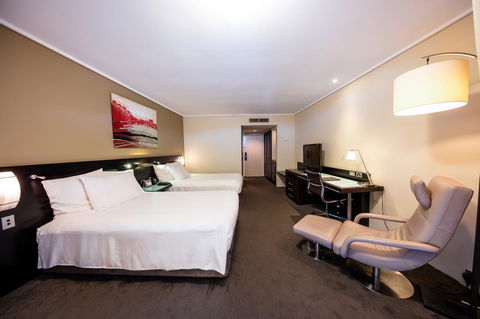 Hilton Cairns - eAccommodation 32