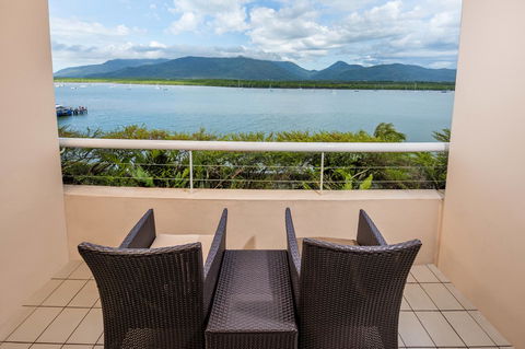 Hilton Cairns - eAccommodation 29