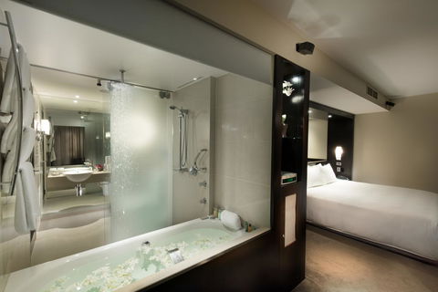 Hilton Cairns - eAccommodation 19