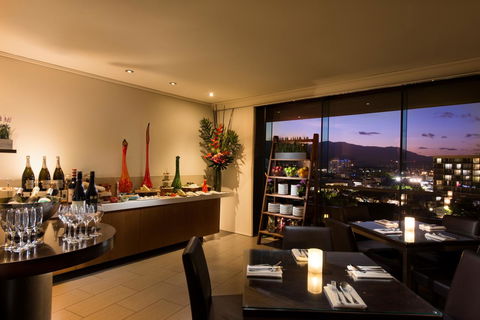 Hilton Cairns - eAccommodation 35