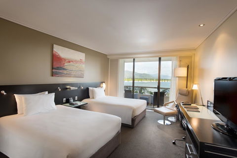 Hilton Cairns - eAccommodation 1
