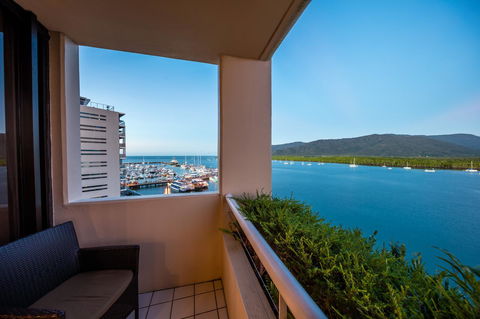 Hilton Cairns - eAccommodation 30