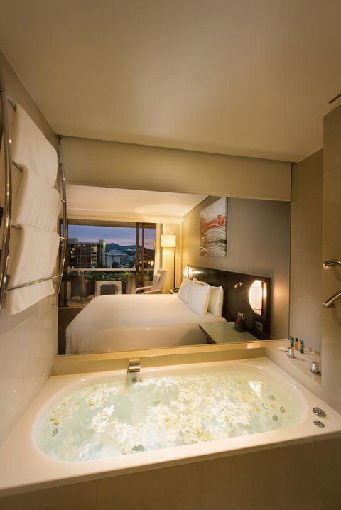 Hilton Cairns - eAccommodation 22