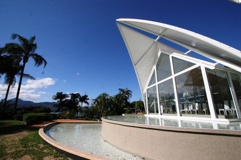Hilton Cairns - eAccommodation 38