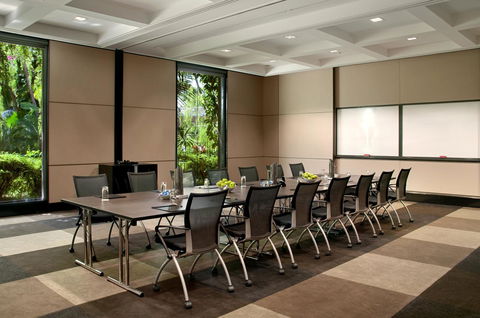 Hilton Cairns - eAccommodation 37