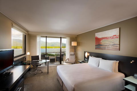 Hilton Cairns - eAccommodation 7