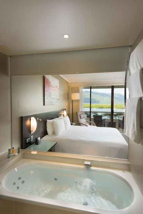Hilton Cairns - eAccommodation 2
