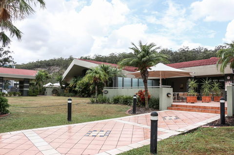 Salisbury Hotel Motel - eAccommodation 0