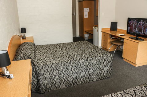 Salisbury Hotel Motel - eAccommodation 9