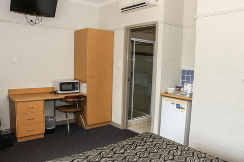 Salisbury Hotel Motel - eAccommodation 18