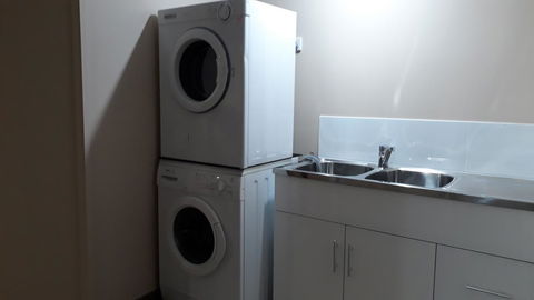 Private Apartment With Scenic Gardens - eAccommodation 16