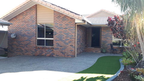 Private Apartment With Scenic Gardens - eAccommodation 3