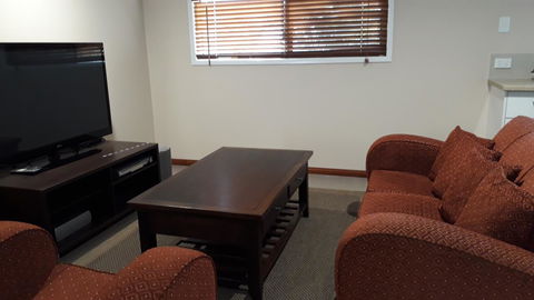 Private Apartment With Scenic Gardens - eAccommodation 7
