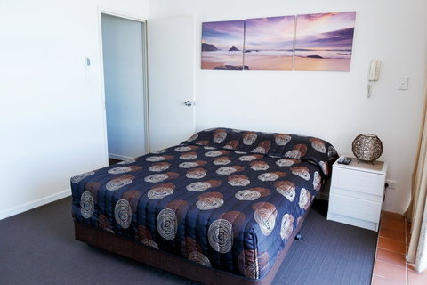 Crystal Beachfront Apartments - eAccommodation 30
