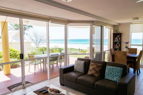 Crystal Beachfront Apartments - eAccommodation 39