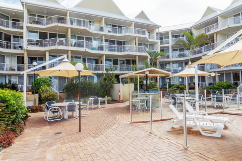 Crystal Beachfront Apartments - eAccommodation 1