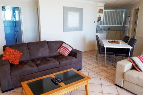 Crystal Beachfront Apartments - eAccommodation 32