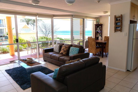 Crystal Beachfront Apartments - eAccommodation 16