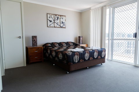 Crystal Beachfront Apartments - eAccommodation 9