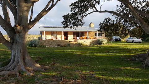 Ratcliff Cottage - eAccommodation 1