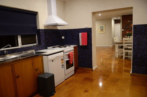 Ratcliff Cottage - eAccommodation 18