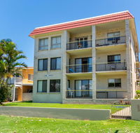 Enjoy the sea breezes from the balcony - Boyd St Woorim - eAccommodation