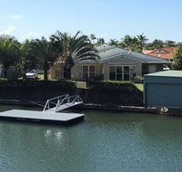 Ground floor family unit on the canal with free WIFI - eAccommodation