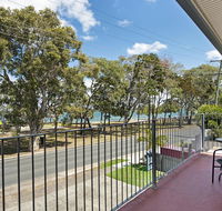First floor unit close to shops park and waterfront - eAccommodation
