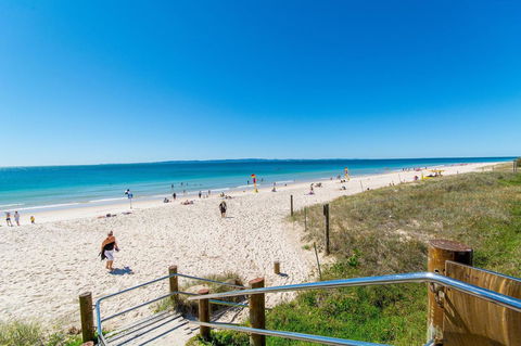 LISTEN TO THE SURF From Rickman Pde, Woorim - eAccommodation 15