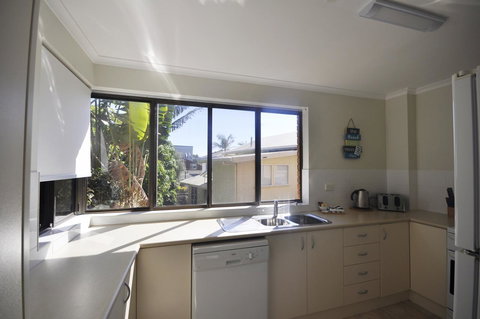 Crystal Waters On The Beach - eAccommodation 14