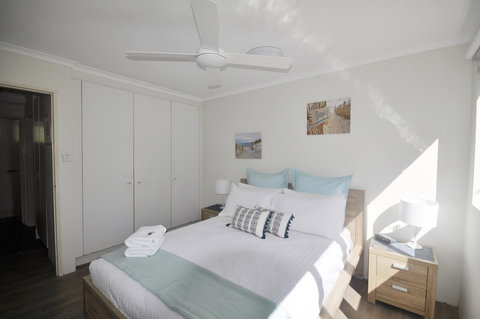 Crystal Waters On The Beach - eAccommodation 3