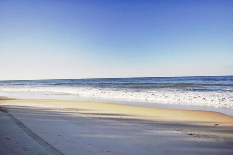 Crystal Waters On The Beach - eAccommodation 0