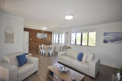 Crystal Waters On The Beach - eAccommodation 10