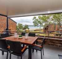 Spacious Family unit with Incredible views. - eAccommodation