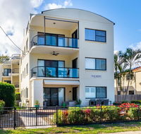 Waterfront views from private rooftop balcony - Bayview South Esp Bongaree - eAccommodation