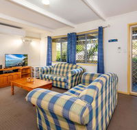 Pet Friendly Cottage in the Heart of Bribie - Wirraway St Bongaree - eAccommodation