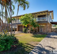 Family Holiday Haven on Boronia 100m to Beach - eAccommodation