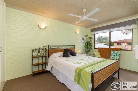 Air Conditioned Unit Stones Throw To The Waterfront. - eAccommodation 16