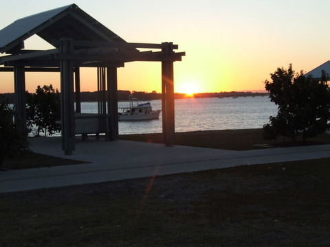 Air Conditioned Unit Stones Throw To The Waterfront. - eAccommodation 1