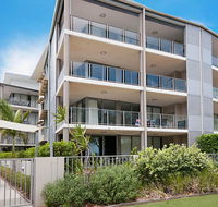 Spectacular Unit Overlooking Pumicestone Passage - Welsby Pde Bongaree - eAccommodation