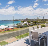 'Salt  Light' Mollymook - eAccommodation