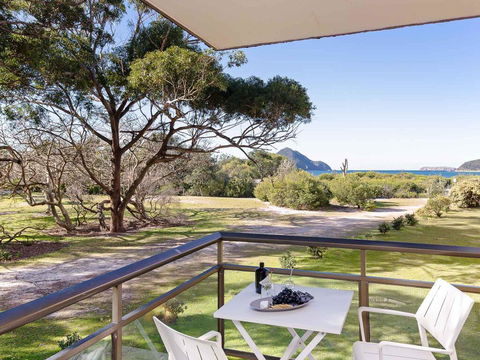 1 'Intrepid', 3 Intrepid Close - Amazing Views Of Shoal Bay, Only 100m From The Beach - eAccommodation 0