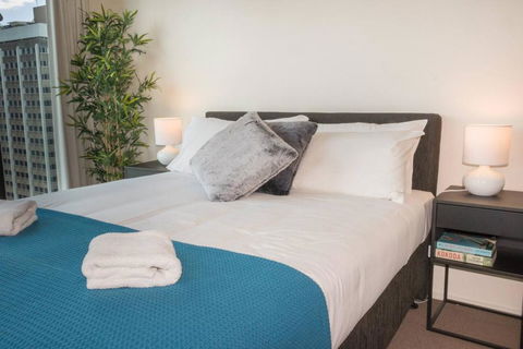 1 Bedroom Studio Apartment Near Eagle Street - eAccommodation 1