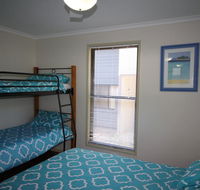 1 Naiad Court - Lowset family home with swimming pool and covered deck. Pet friendly - eAccommodation