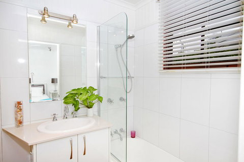 1/121 Park Crescent, Coolum Beach - eAccommodation 1